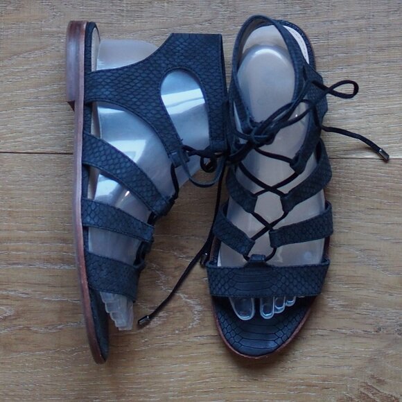 Vince Camuto | Tany Gladiator Sandals Snake Embossed Lace-Up Black Leather Flats - Picture 2 of 7